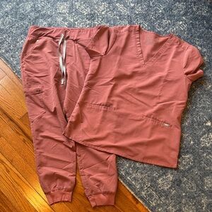 Figs Women's Dusty Rose Drawstring Cargo Joggers